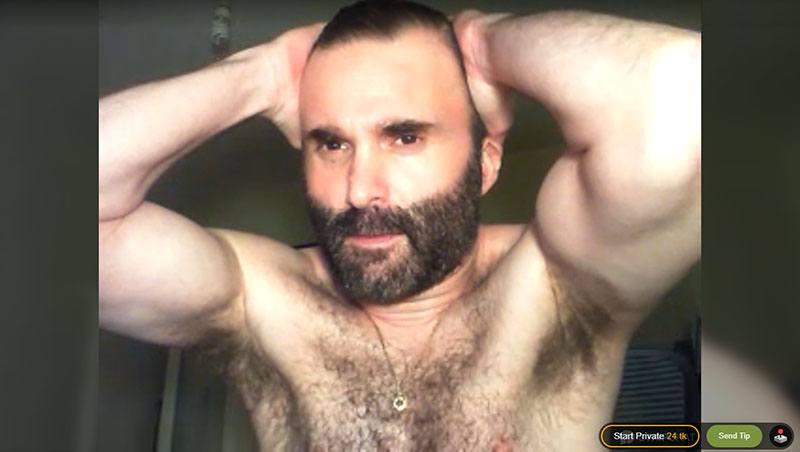 Stripchat features gay daddies conducting private and free cam performances
